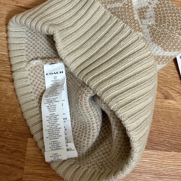 NWT Coach Women’s Jumbo Signature C Beanie main image 8